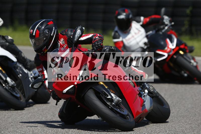 /Archiv-2024/29 12.06.2024 MOTO.CH Track Day ADR/Gruppe rot/ohne Startnummer